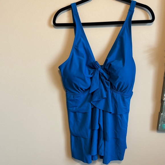 Bloomchic Blue Ruffled Swimsuit Top 14/16 - Picture 1 of 6